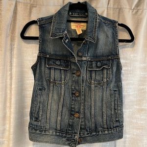 Levi’s Jean Jacket Vest size XS